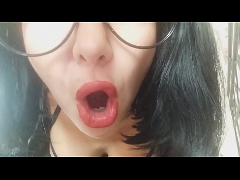 ❤️ Zemer, njerka jote nuk te le te shkosh ne shkolle sot... Kam shume nevoj per ty... Video porno në pornografi sq.hdporn24.ru ❌